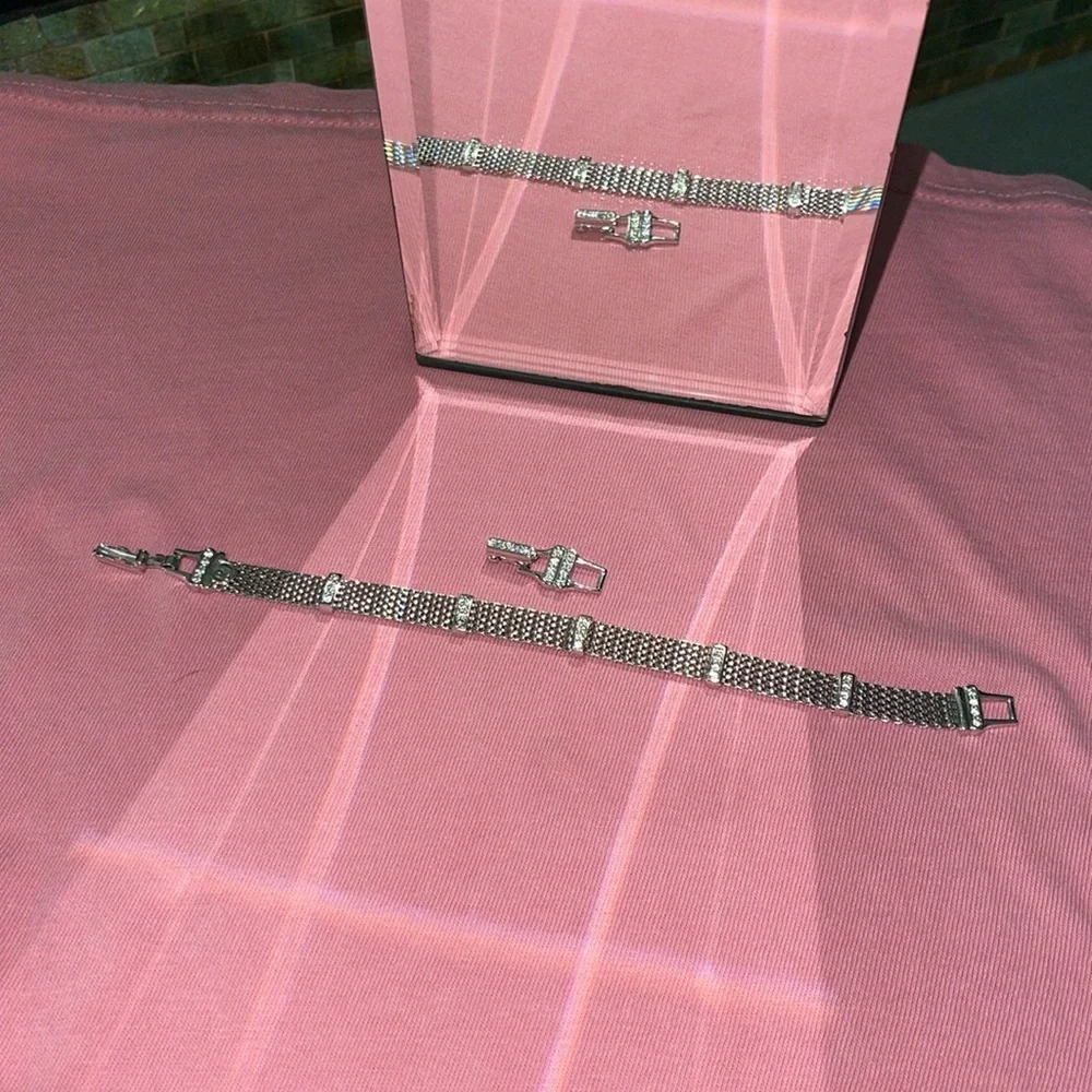 SWAVROSKI Bracelet - Picture 2 of 8